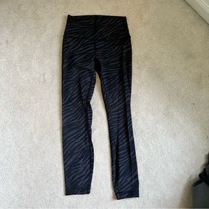 Lululemon Wunder under leggings black and grey size 4